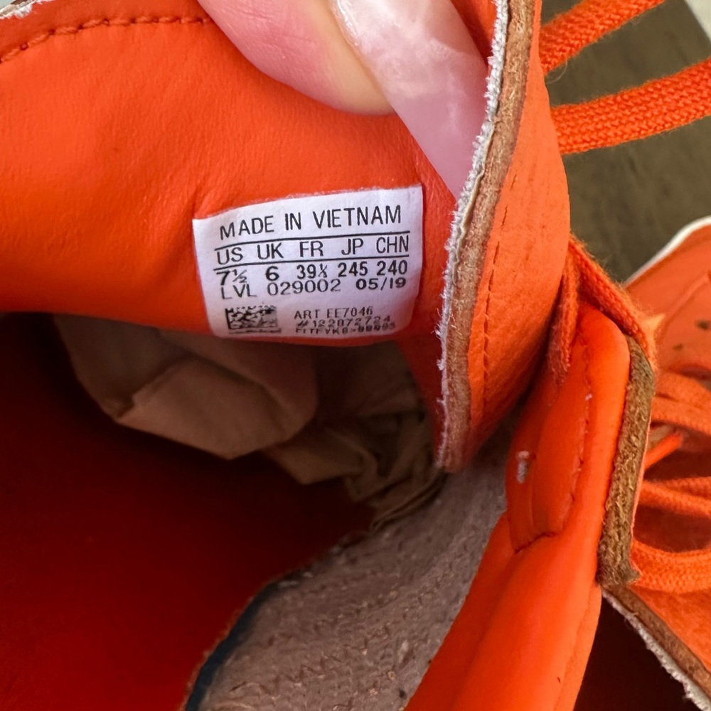 Adidas Samba rare discontinued Orange leather platform Sneakers with White Trim - Picture 7 of 7